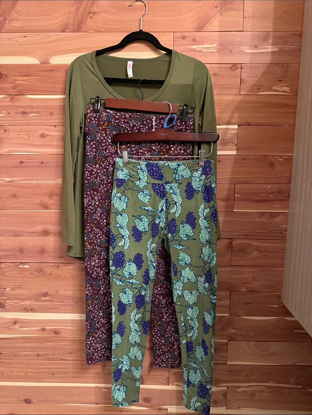 LuLaRoe Olive Green Leggings with Purple Grape Print